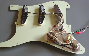 Vintage wiring on a Fender 62 Strat